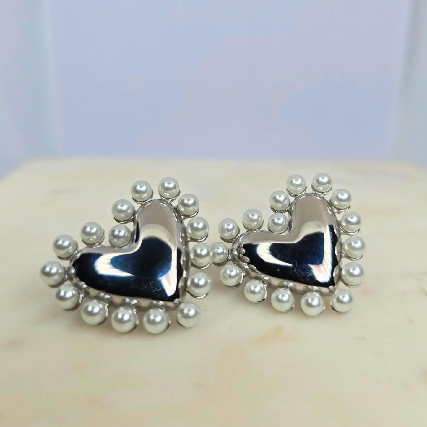 Pearly heart earrings