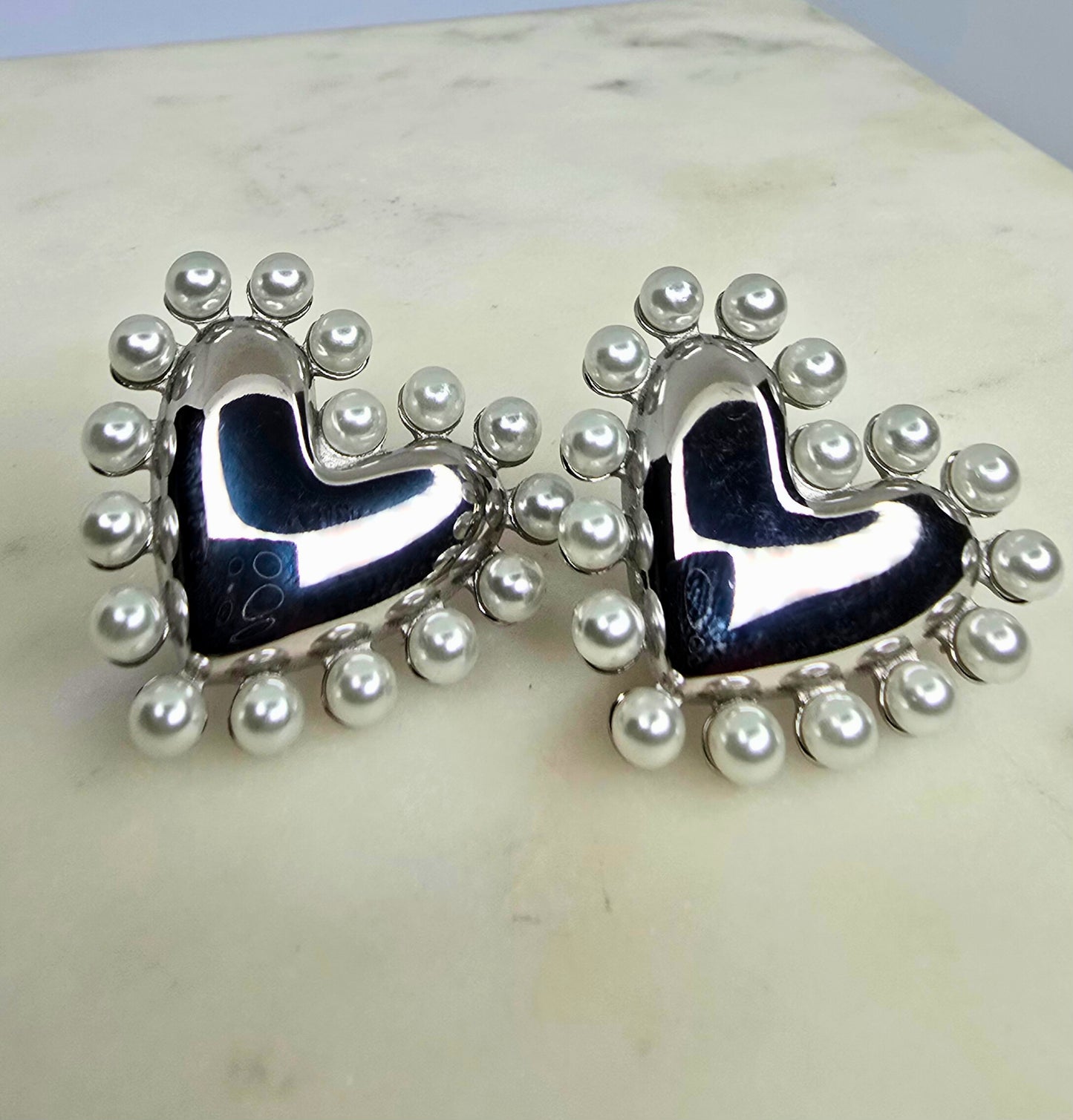 Pearly heart earrings